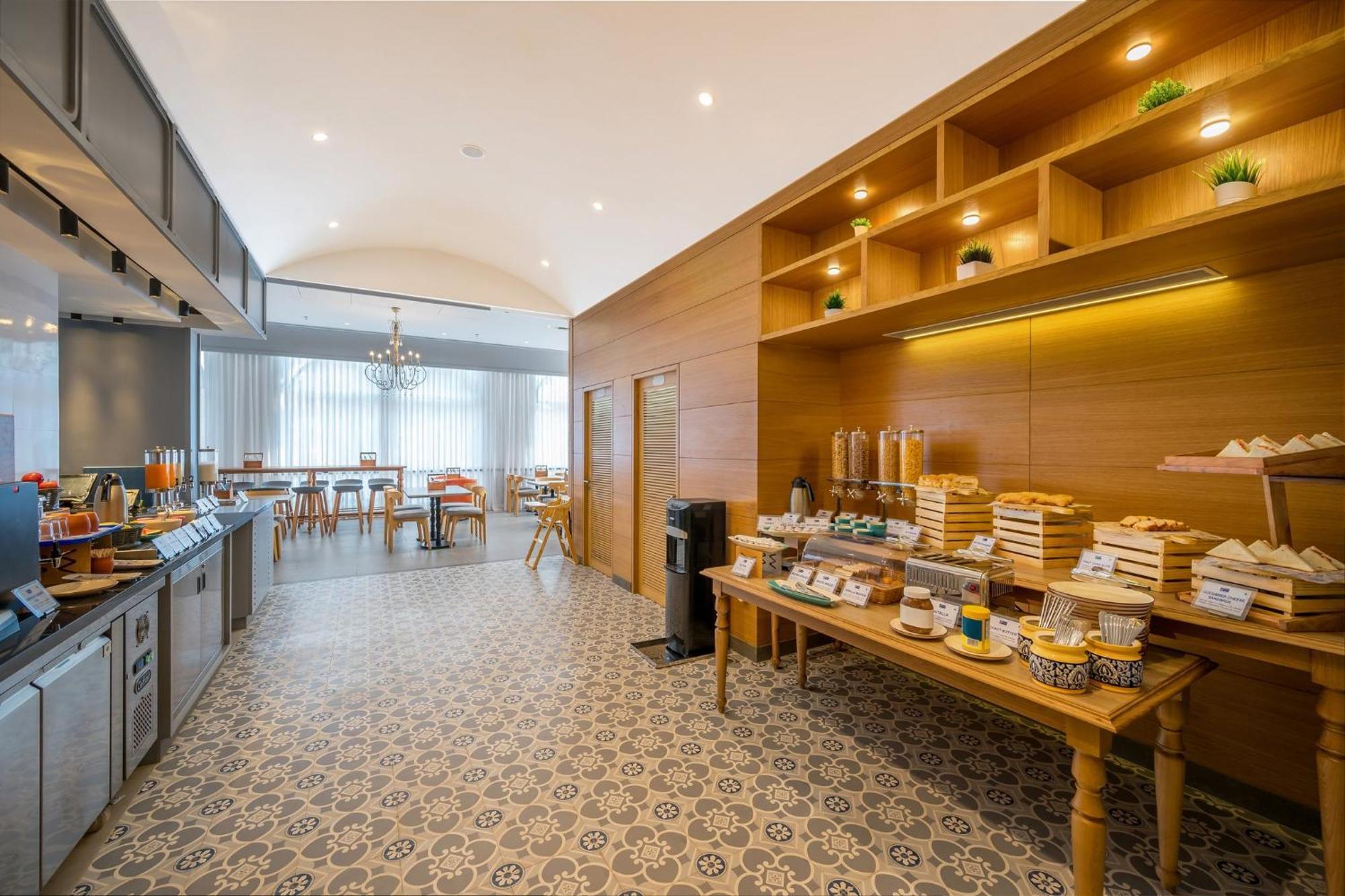 Holiday Inn Express Kolkata New Town By Ihg Exterior photo