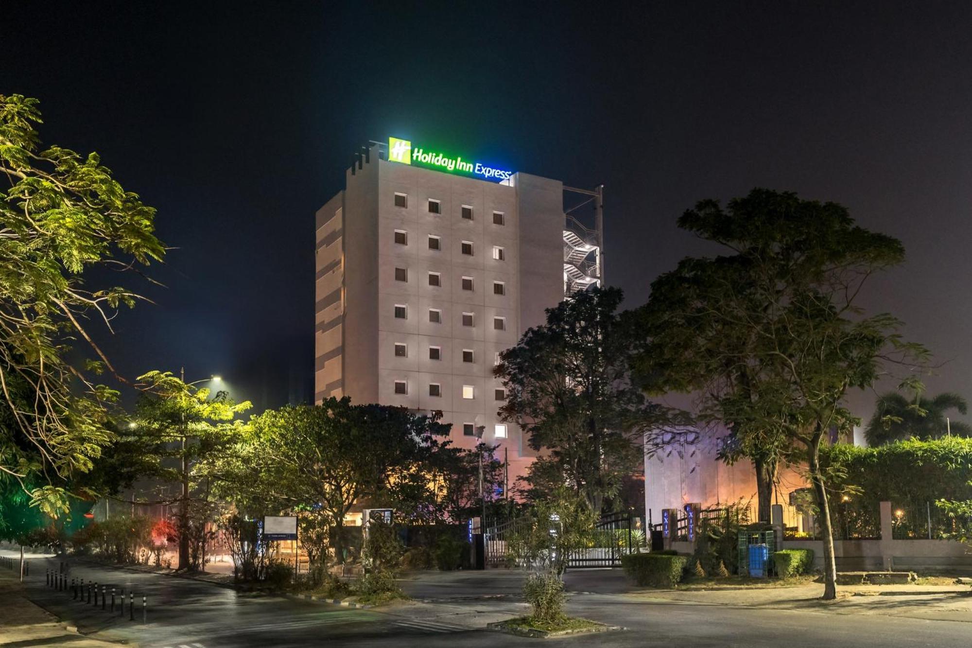 Holiday Inn Express Kolkata New Town By Ihg Exterior photo